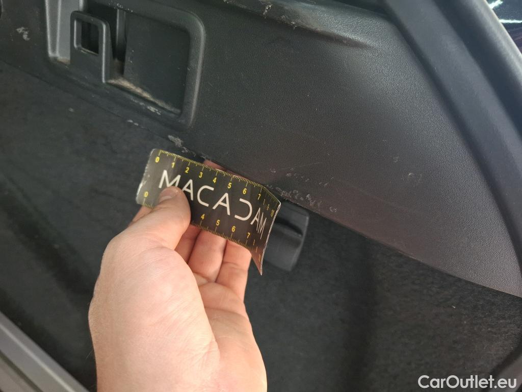  Jaguar  F-PACE JAGUAR  5p SUV  Portfolio 2L D 180ch BVA 4x4 #16