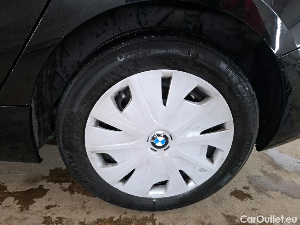  Bmw  Serie 1 BMW Série 1 / 2019 / 5P / Berline 1.5 116D #6