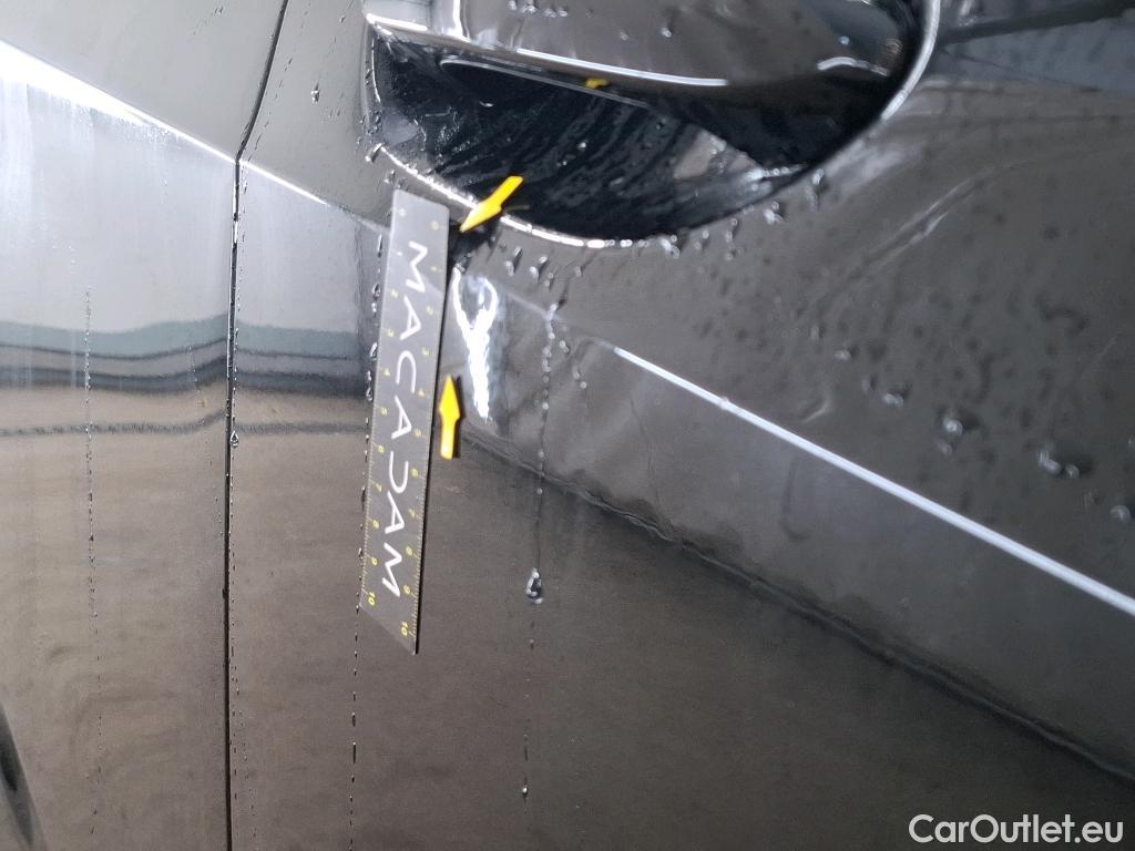  Bmw  Serie 1 BMW Série 1 / 2019 / 5P / Berline 1.5 116D #8