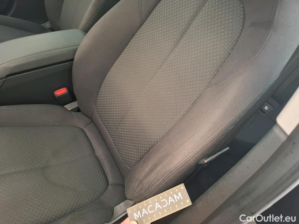  Bmw  Serie 1 BMW Série 1 / 2019 / 5P / Berline 1.5 116D #1