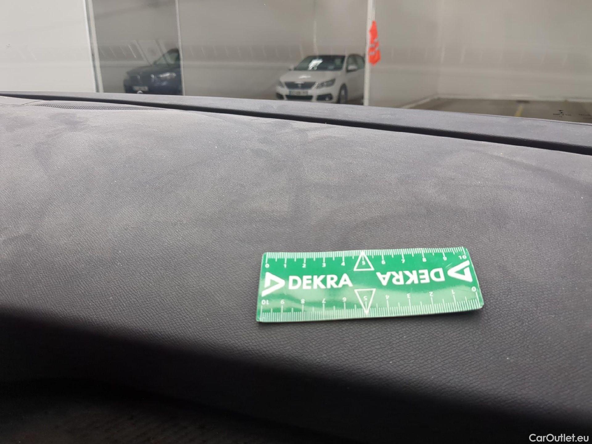  Peugeot  3008  Active Pack 1.5 HDi 130CV BVA8 E6d #8