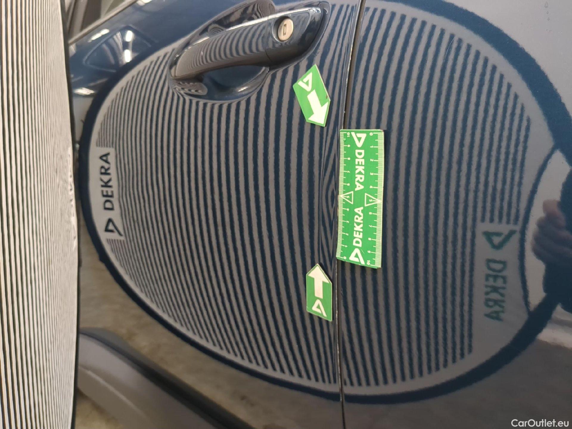  Peugeot  3008  Active Pack 1.5 HDi 130CV BVA8 E6d #32