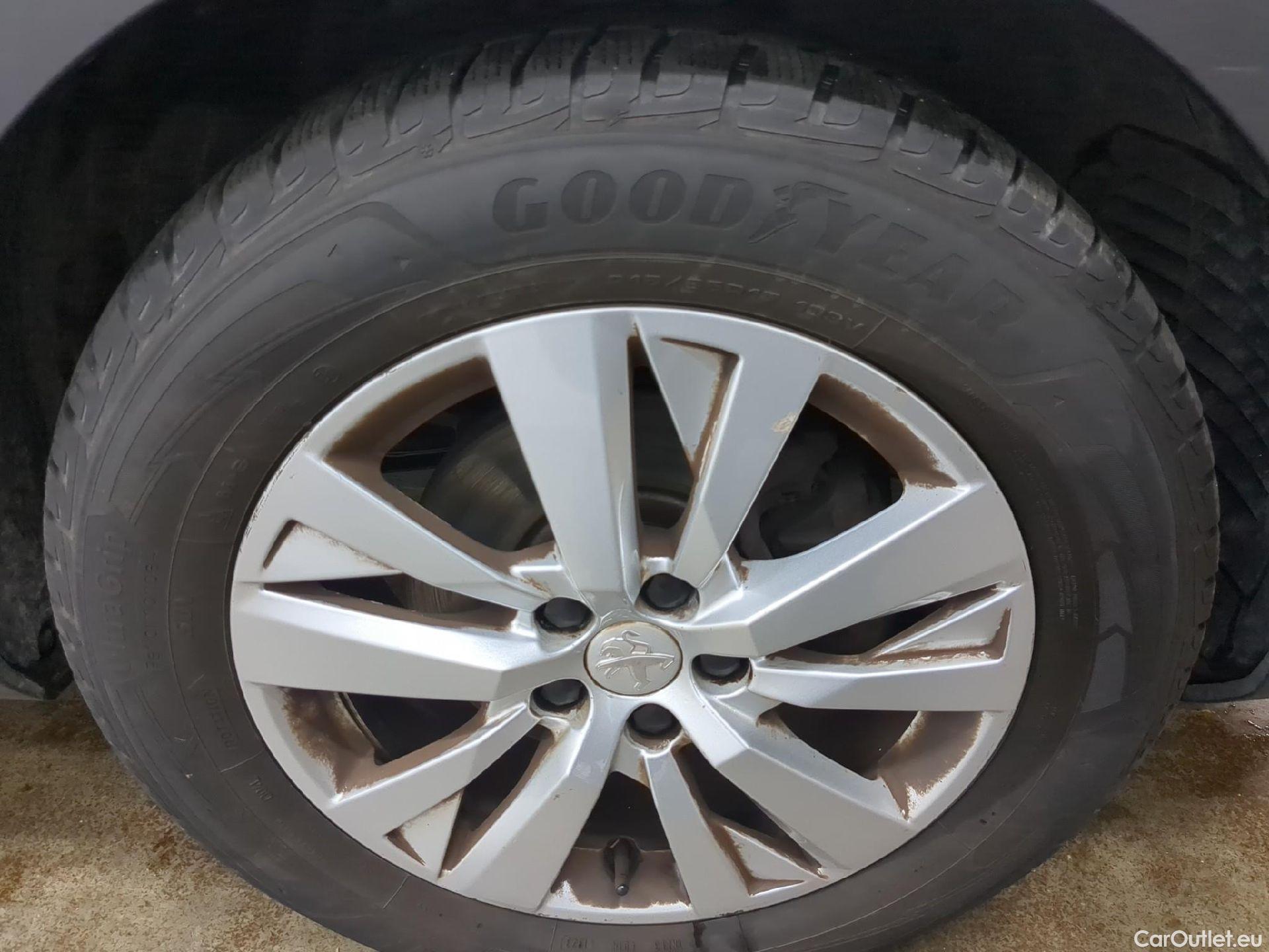  Peugeot  3008  Active Pack 1.5 HDi 130CV BVA8 E6d #9