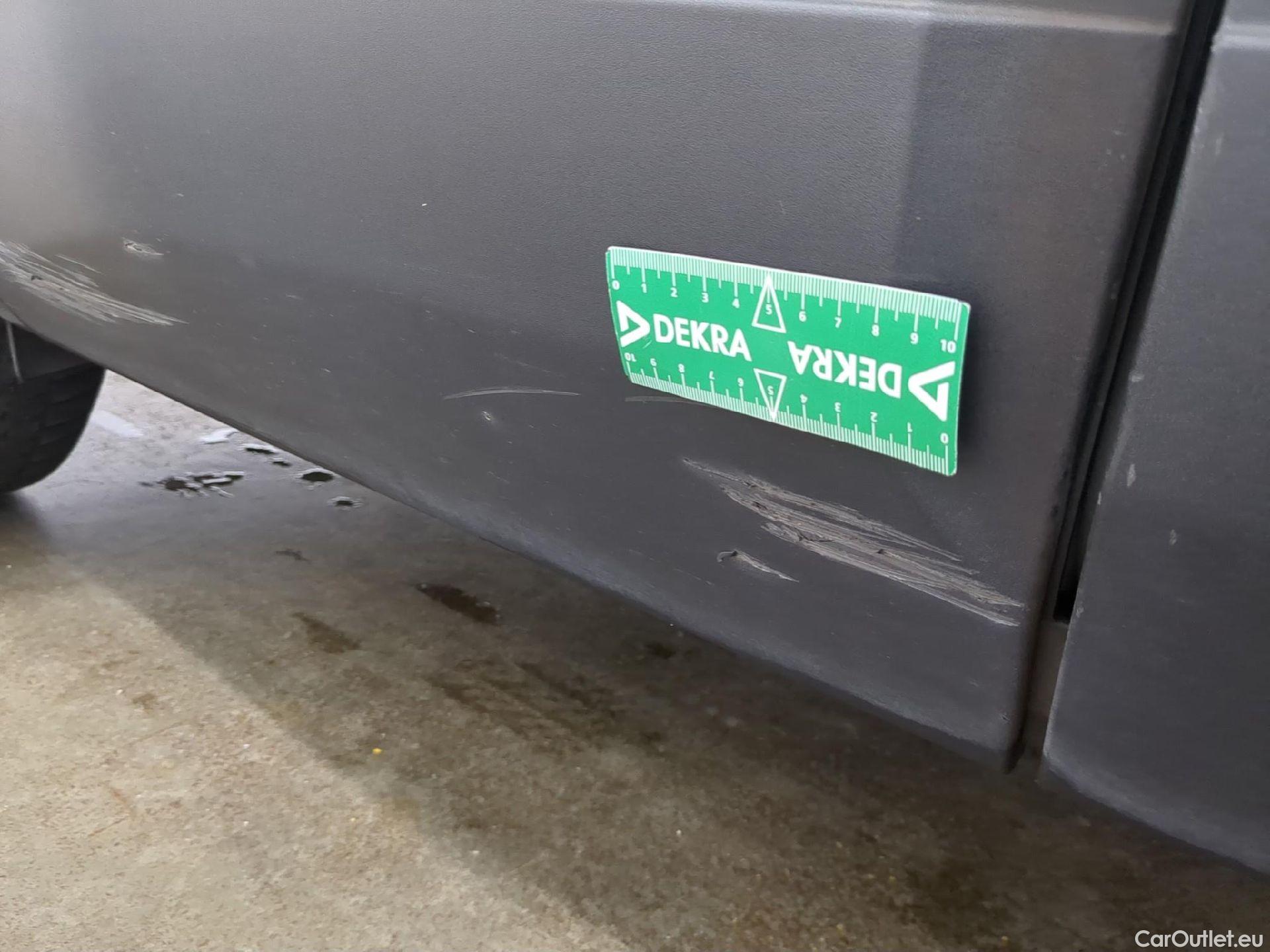  Peugeot  3008  Active Pack 1.5 HDi 130CV BVA8 E6d #24