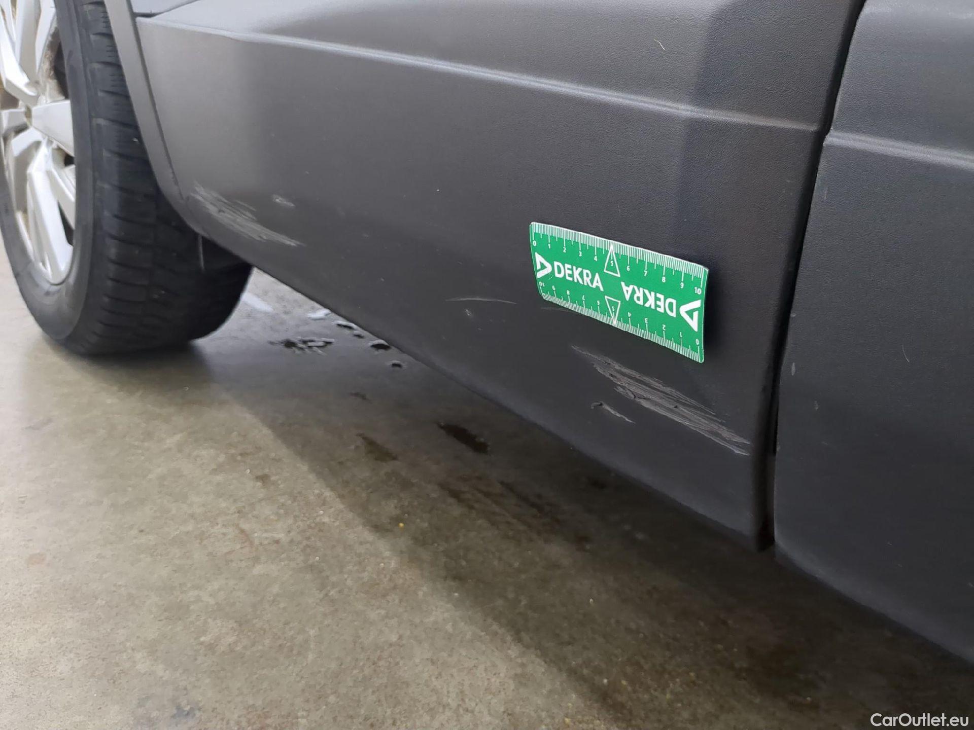  Peugeot  3008  Active Pack 1.5 HDi 130CV BVA8 E6d #25