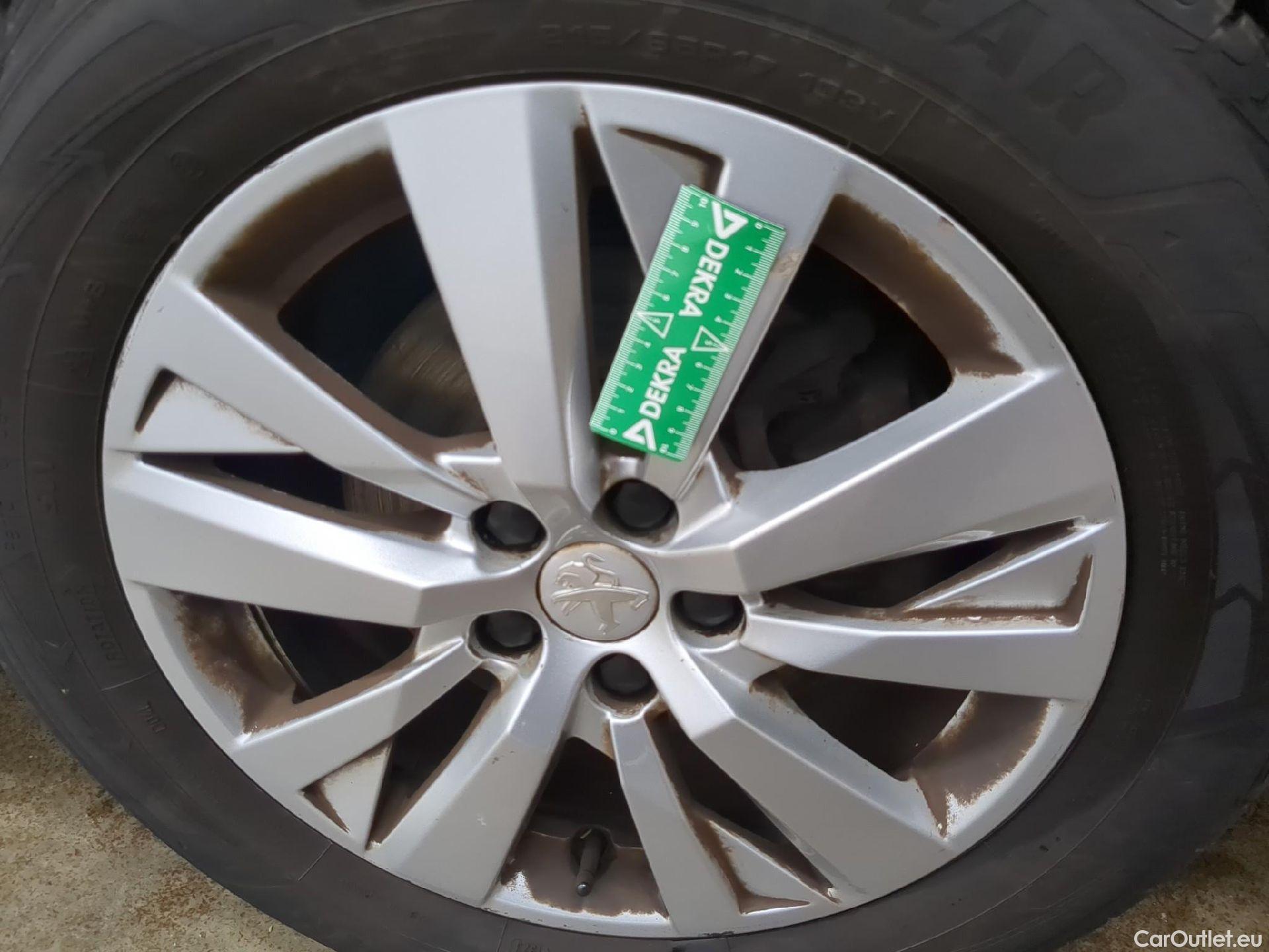  Peugeot  3008  Active Pack 1.5 HDi 130CV BVA8 E6d #11