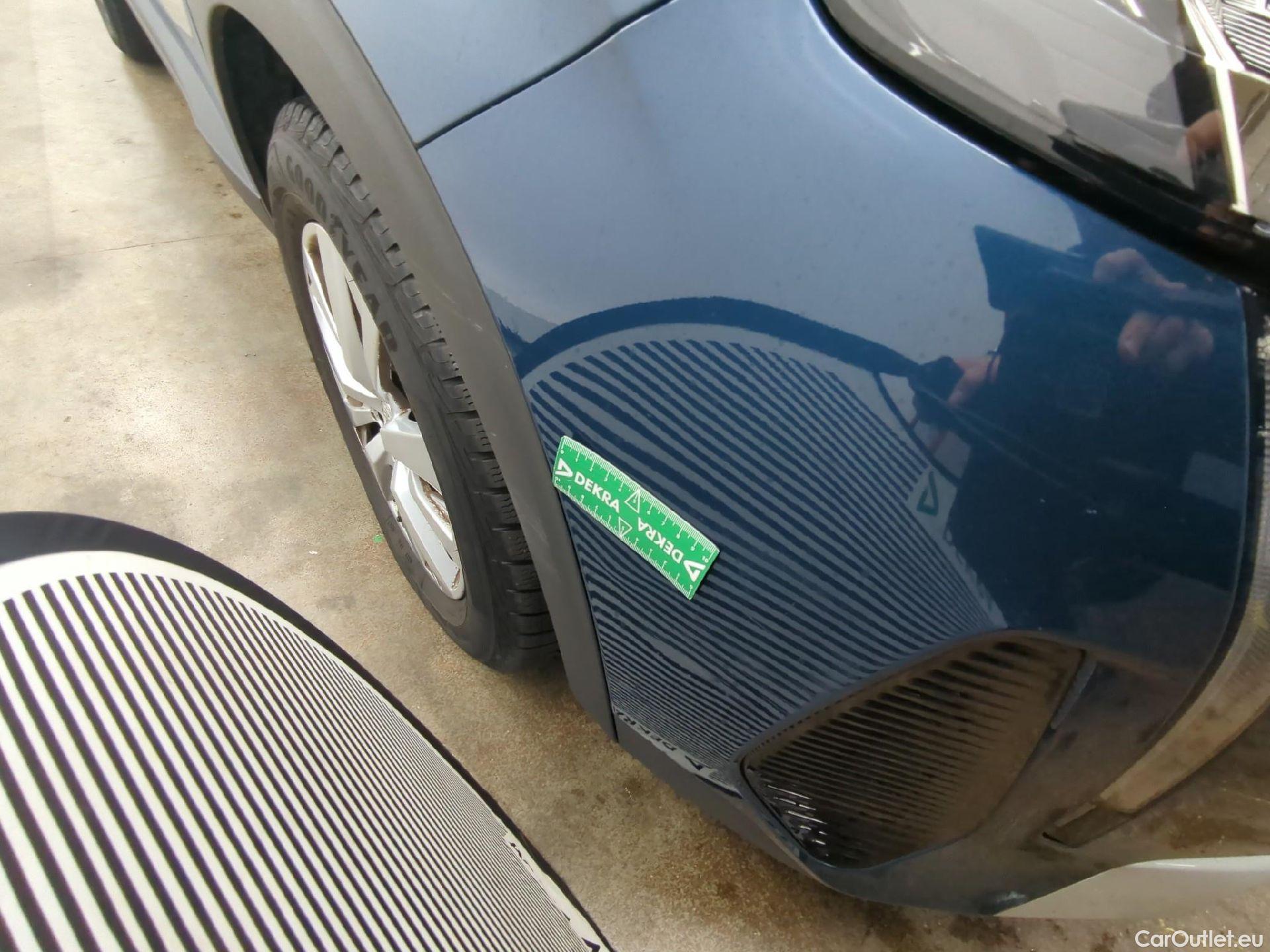  Peugeot  3008  Active Pack 1.5 HDi 130CV BVA8 E6d #26