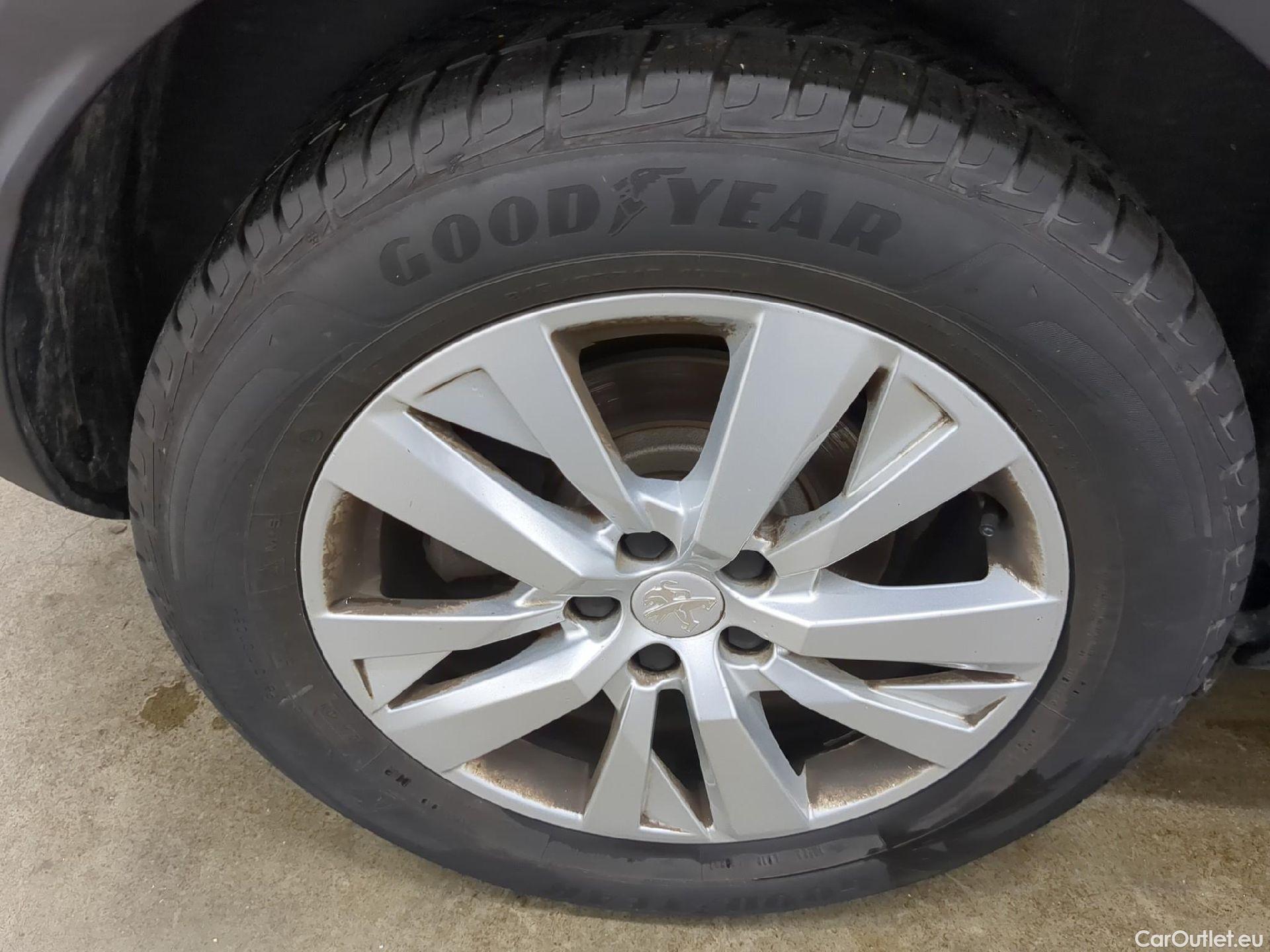  Peugeot  3008  Active Pack 1.5 HDi 130CV BVA8 E6d #16