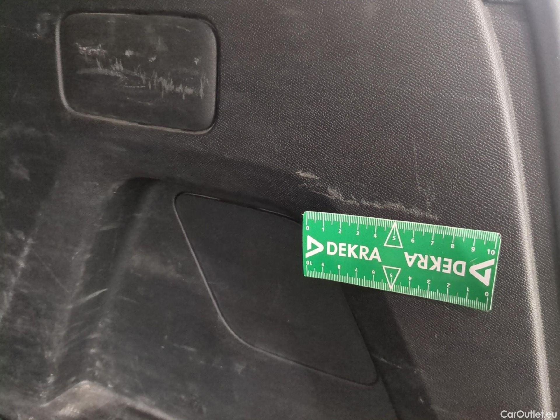  Peugeot  3008  Active Pack 1.5 HDi 130CV BVA8 E6d #1