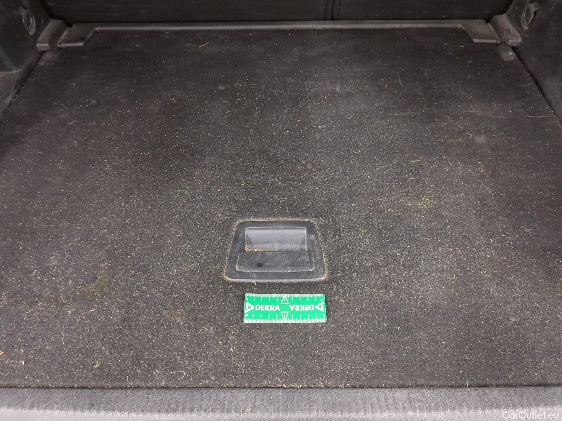  Peugeot  3008  Active Pack 1.5 HDi 130CV BVA8 E6d #6