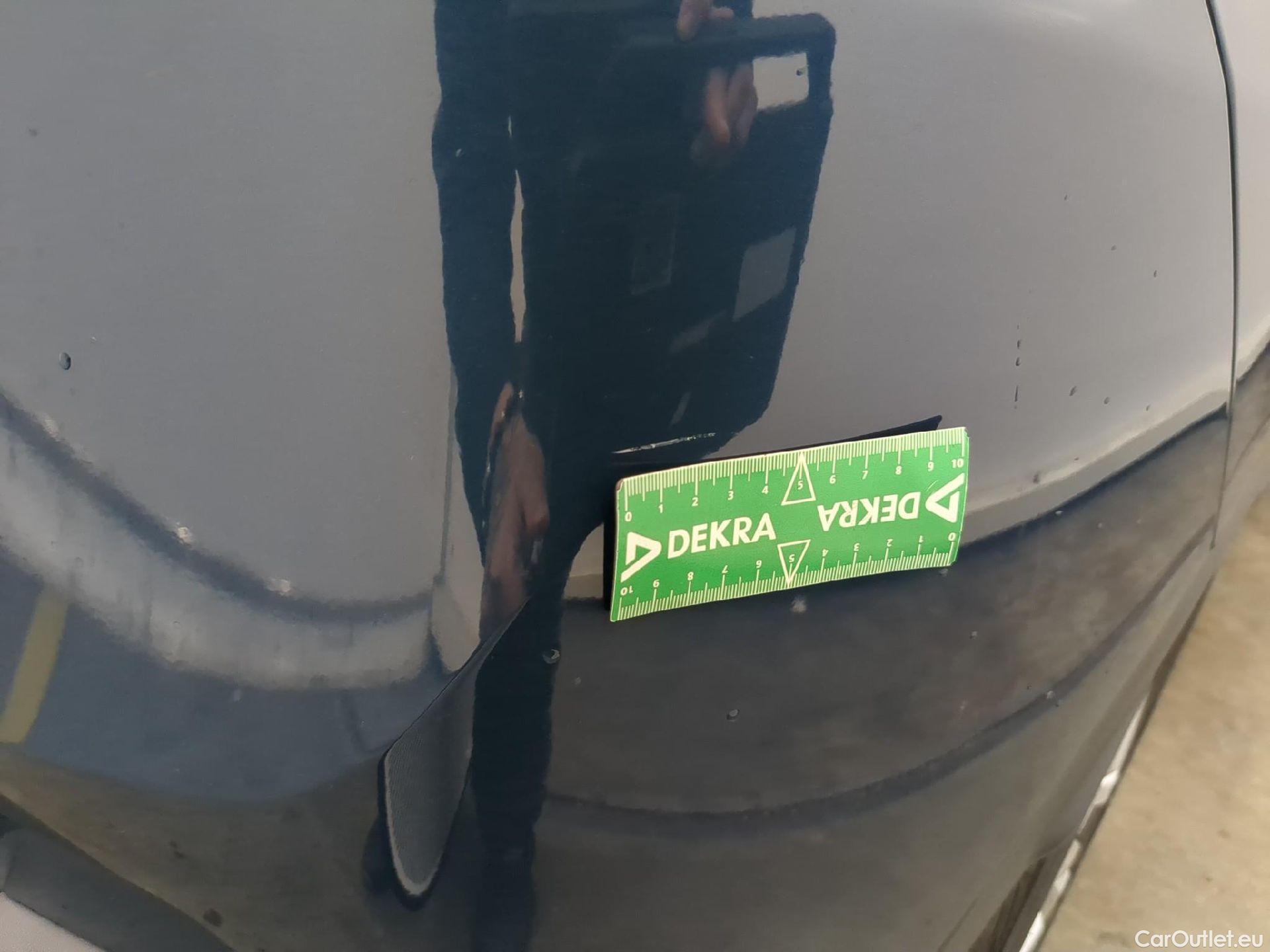  Peugeot  3008  Active Pack 1.5 HDi 130CV BVA8 E6d #38