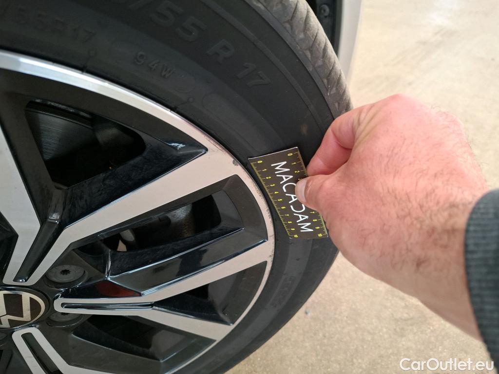  Volkswagen  Passat VOLKSWAGEN  SW / 2019 / 5P / Break 2.0 TDI 150 SCR DSG7 SW LOUNGE #8