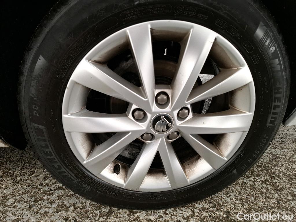  Skoda  Octavia  Combi Business 1.6 TDI 115CV BVA7 E6 #17