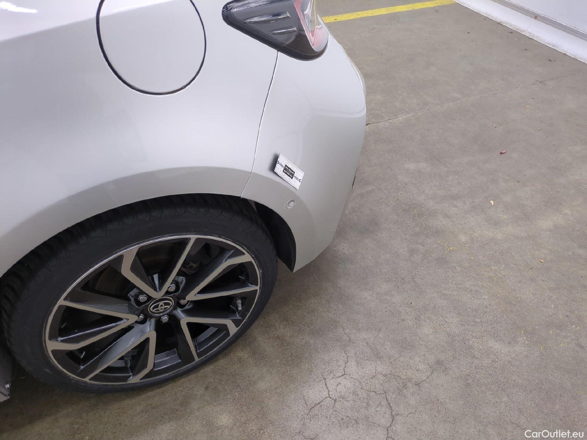  Toyota  Corolla TOYOTA  / 2018 / 5P / Berline Hybride 184h Collection #37