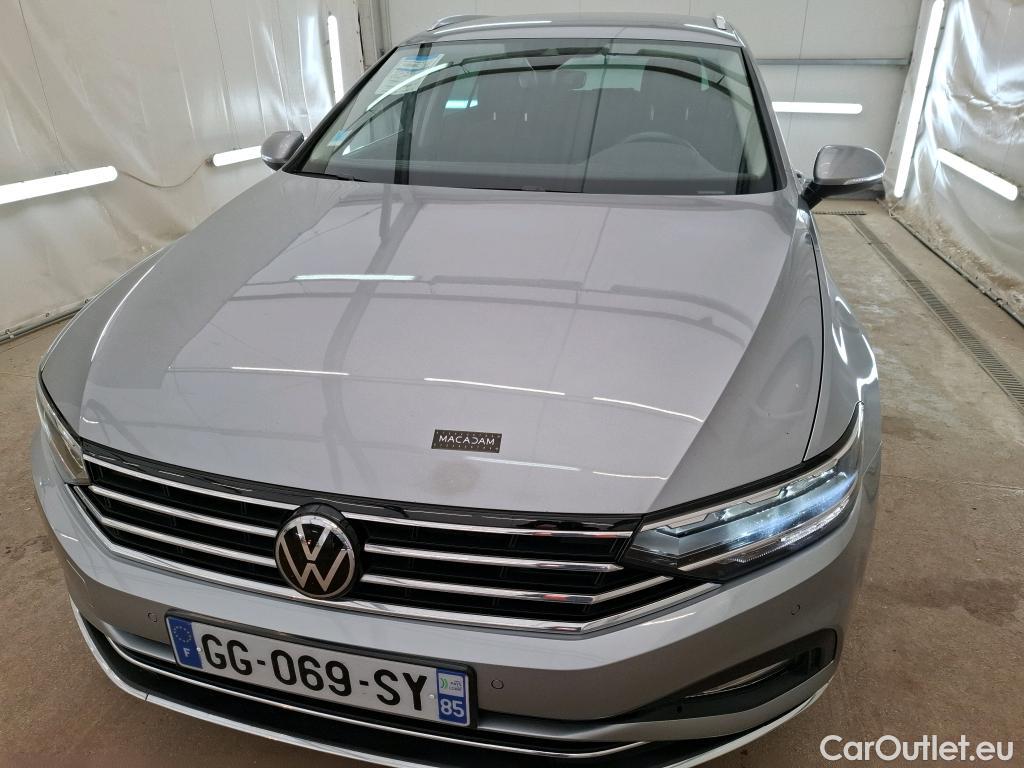  Volkswagen  Passat VOLKSWAGEN  SW / 2019 / 5P / Break 2.0 TDI 150 SCR DSG7 SW LOUNGE #1