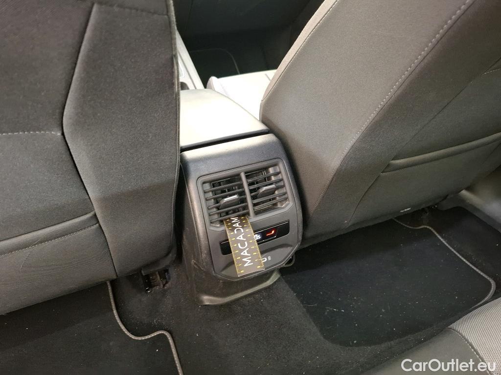  Seat  Leon SEAT  Sportstourer / 2020 / 5P / Break 1.0 eTSI 110 DSG S&S Style Business #9