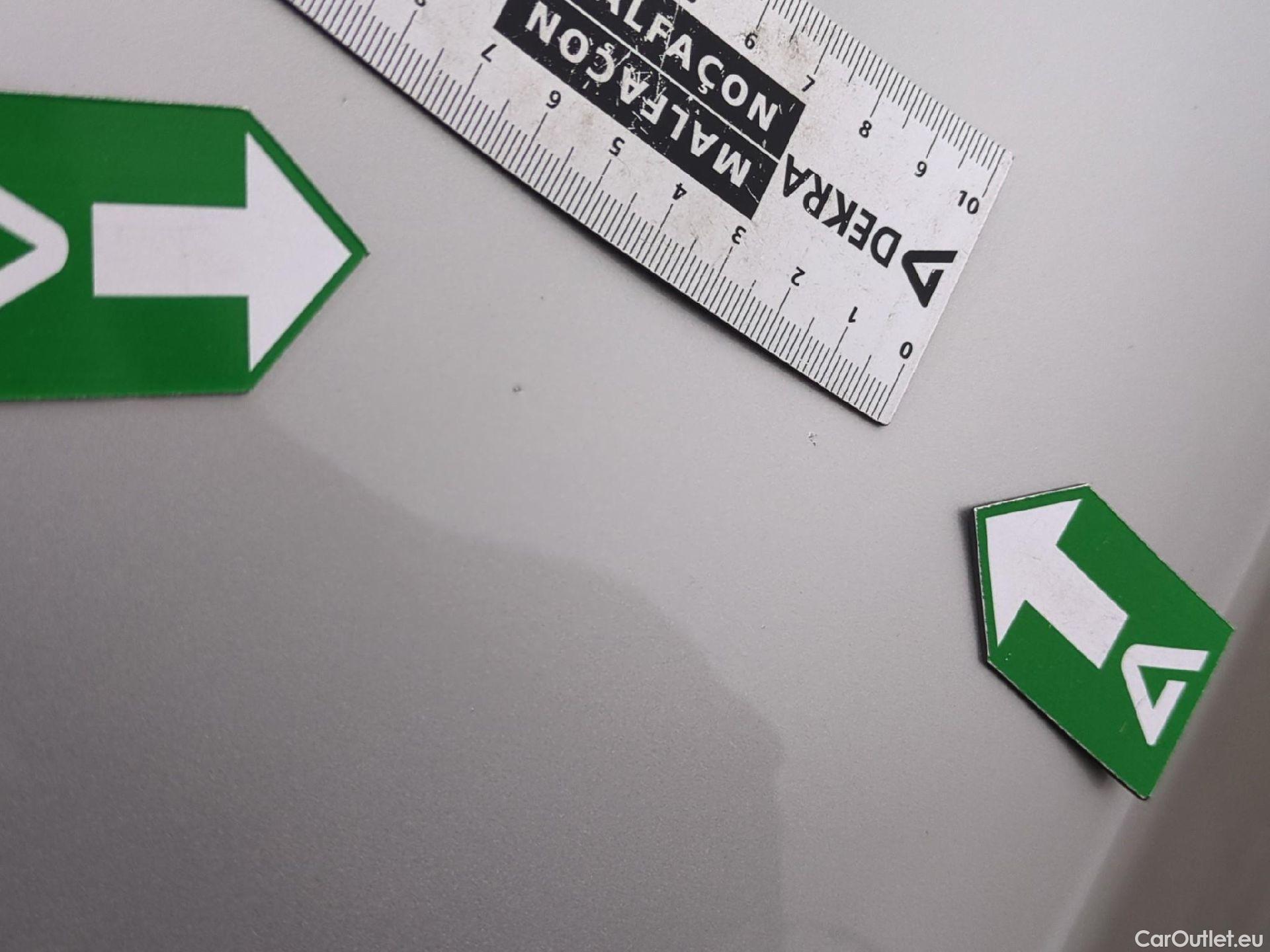  Toyota  Corolla TOYOTA  / 2018 / 5P / Berline Hybride 184h Collection #28