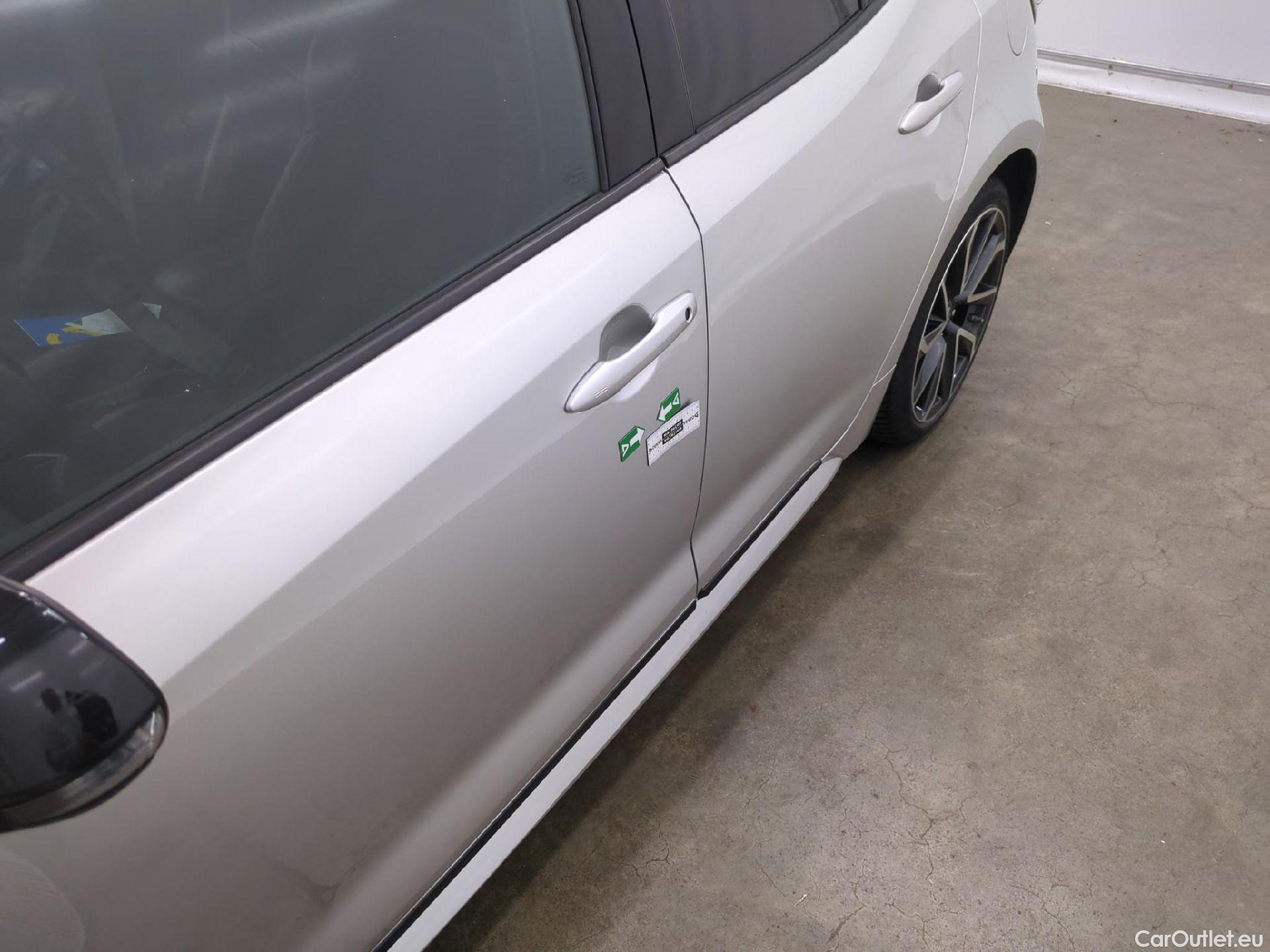  Toyota  Corolla TOYOTA  / 2018 / 5P / Berline Hybride 184h Collection #31