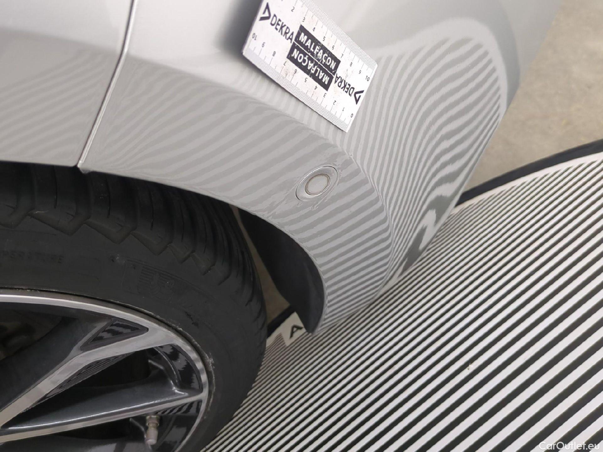  Toyota  Corolla TOYOTA  / 2018 / 5P / Berline Hybride 184h Collection #36