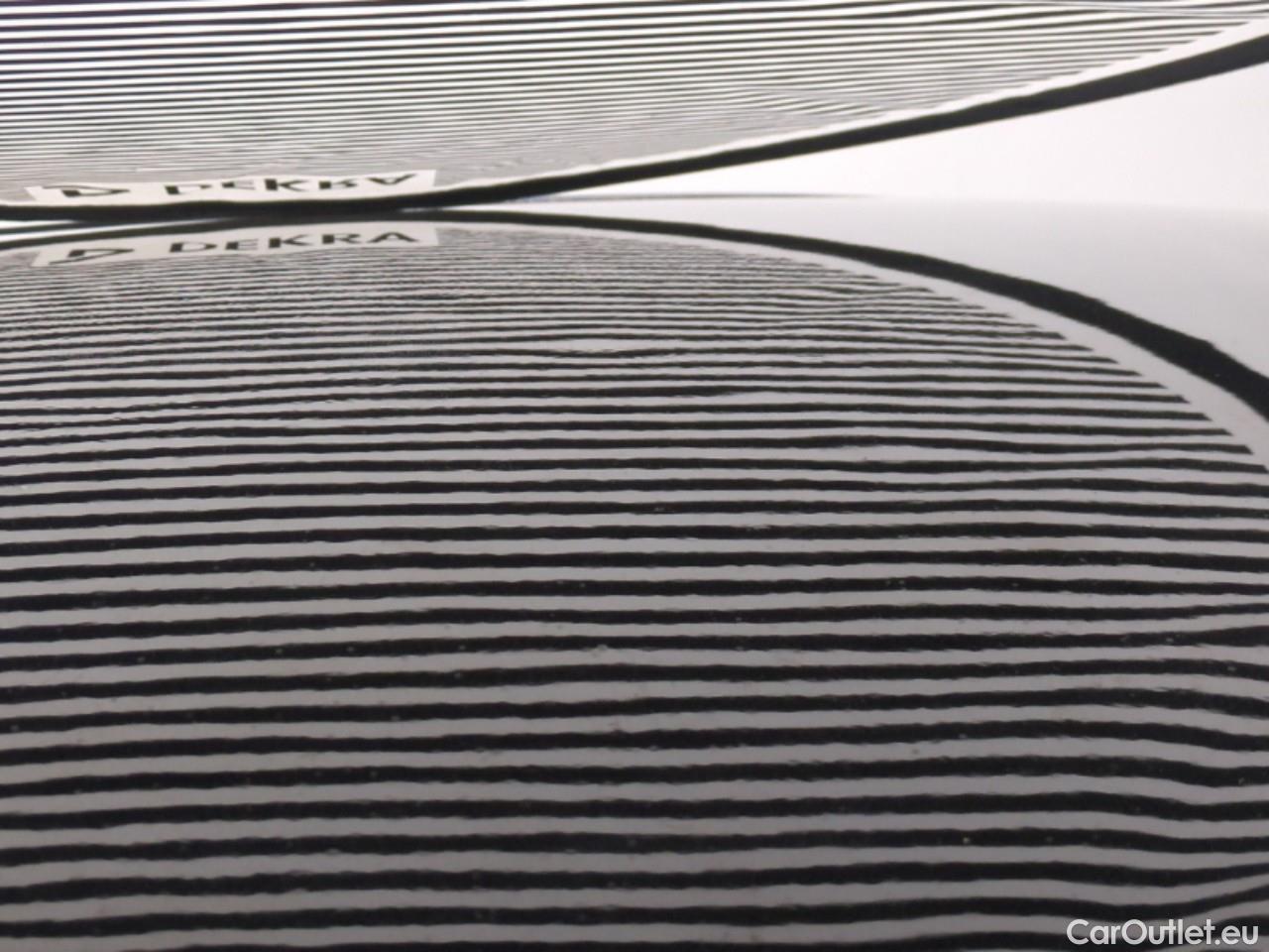  Toyota  Corolla TOYOTA  / 2018 / 5P / Berline Hybride 184h Collection #18