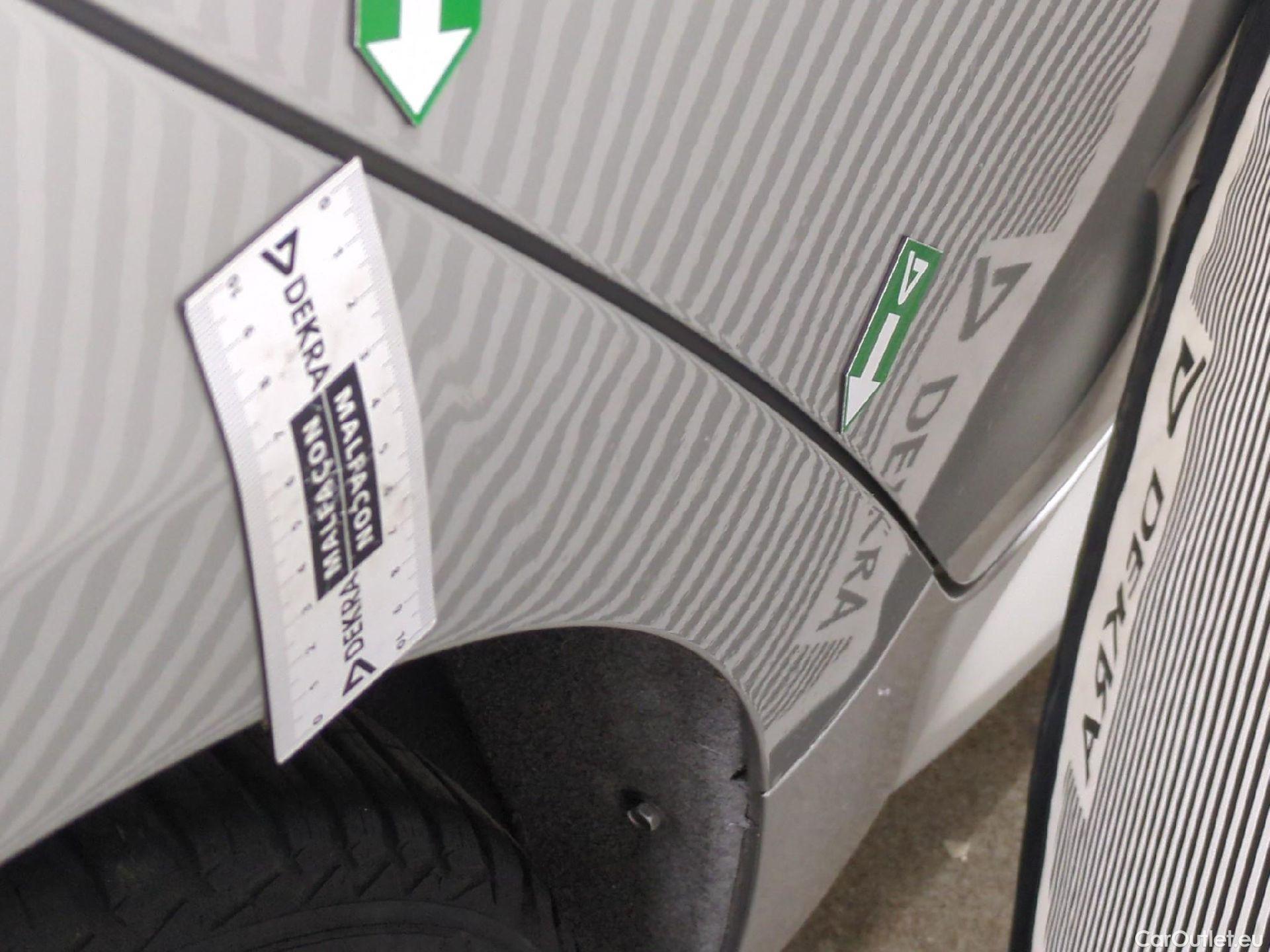  Toyota  Corolla TOYOTA  / 2018 / 5P / Berline Hybride 184h Collection #12