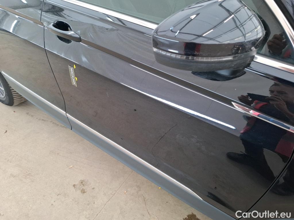  Volkswagen  Tiguan VOLKSWAGEN  Allspace / 2017 / 5P / SUV 2.0 TDI 150 DSG7 Confortline Business #9