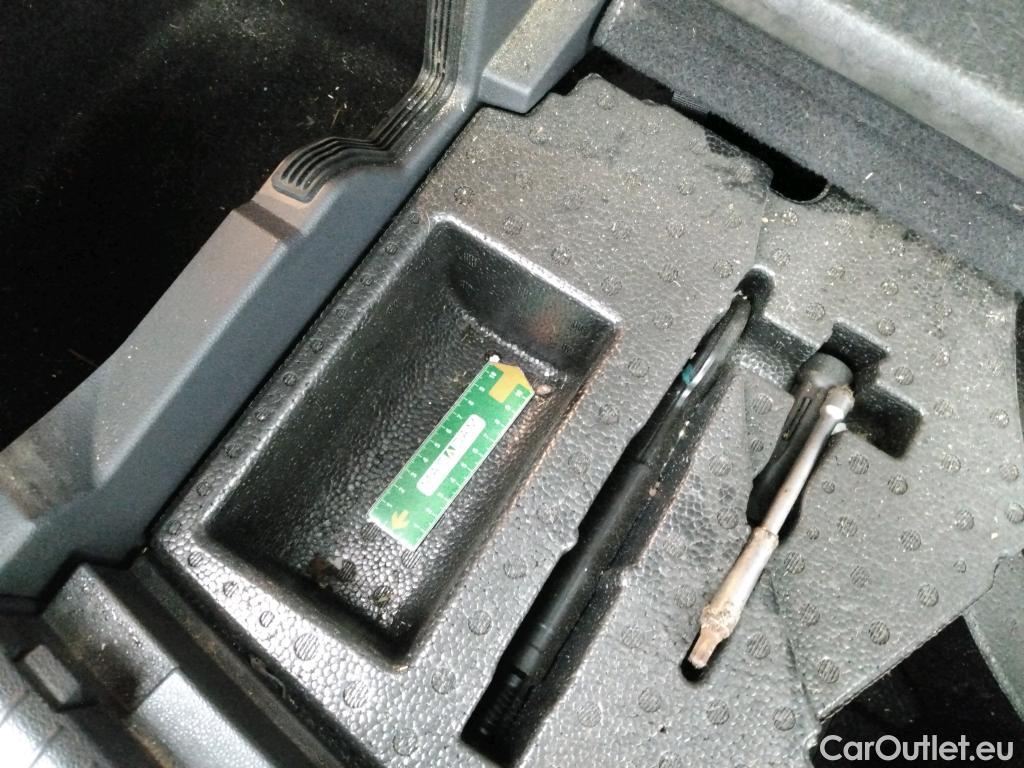  Volkswagen  Tiguan VOLKSWAGEN  Allspace / 2017 / 5P / SUV 2.0 TDI 150 DSG7 Carat #11