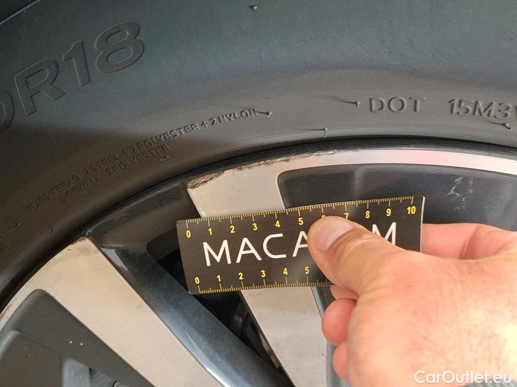  Volvo  XC60 VOLVO  / 2021 / 5P / SUV Recharge T6 350 Geartronic 8 Start #29