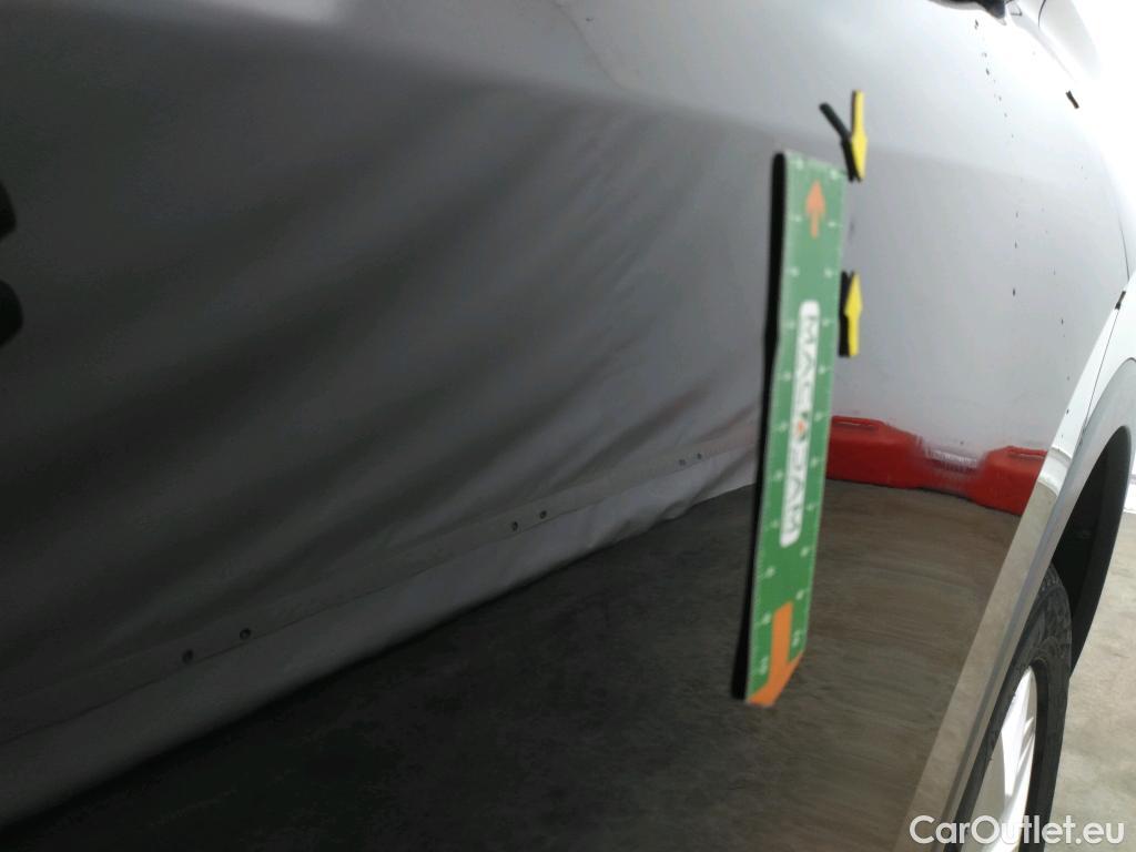  Volkswagen  Tiguan VOLKSWAGEN  Allspace / 2017 / 5P / SUV 2.0 TDI 150 DSG7 Carat #3