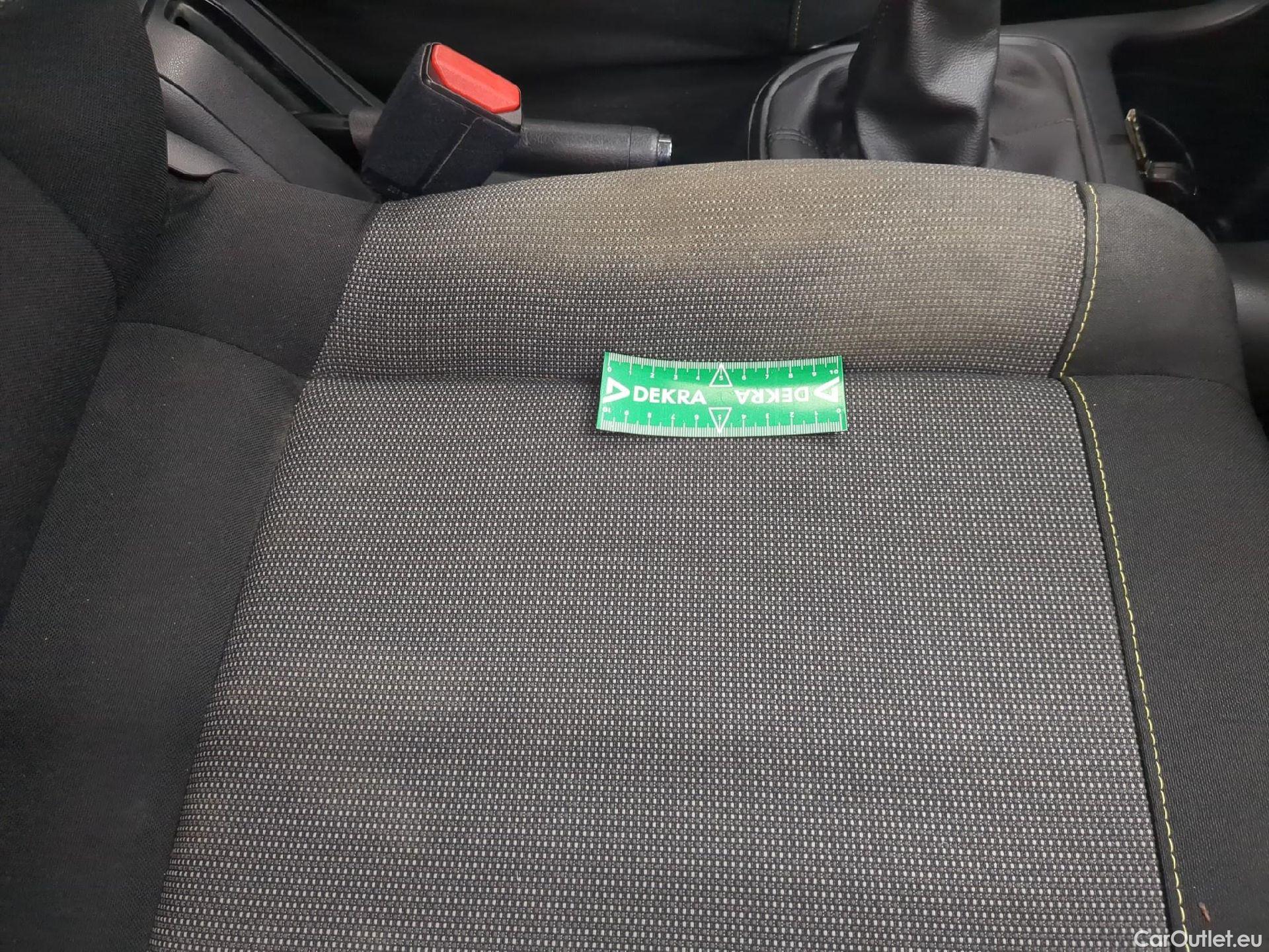  Citroen  C3  Société Feel Nav 1.2 PureTech 80CV BVM5 E6 #3