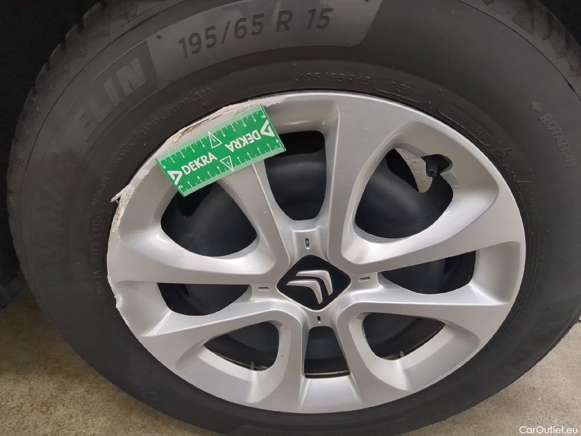  Citroen  C3  Société Feel Nav 1.2 PureTech 80CV BVM5 E6 #4