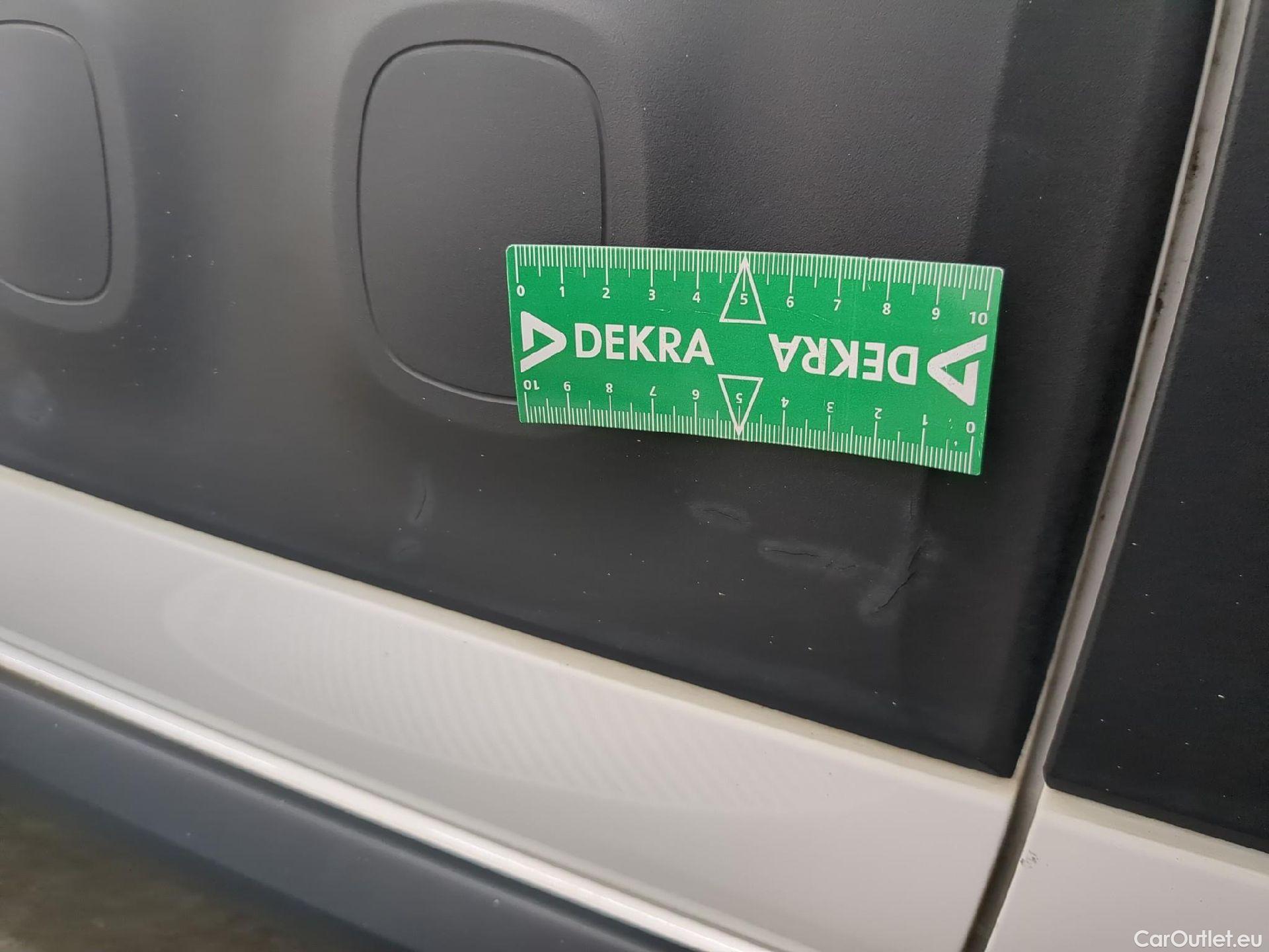  Citroen  C3  Société Feel Nav 1.2 PureTech 80CV BVM5 E6 #20