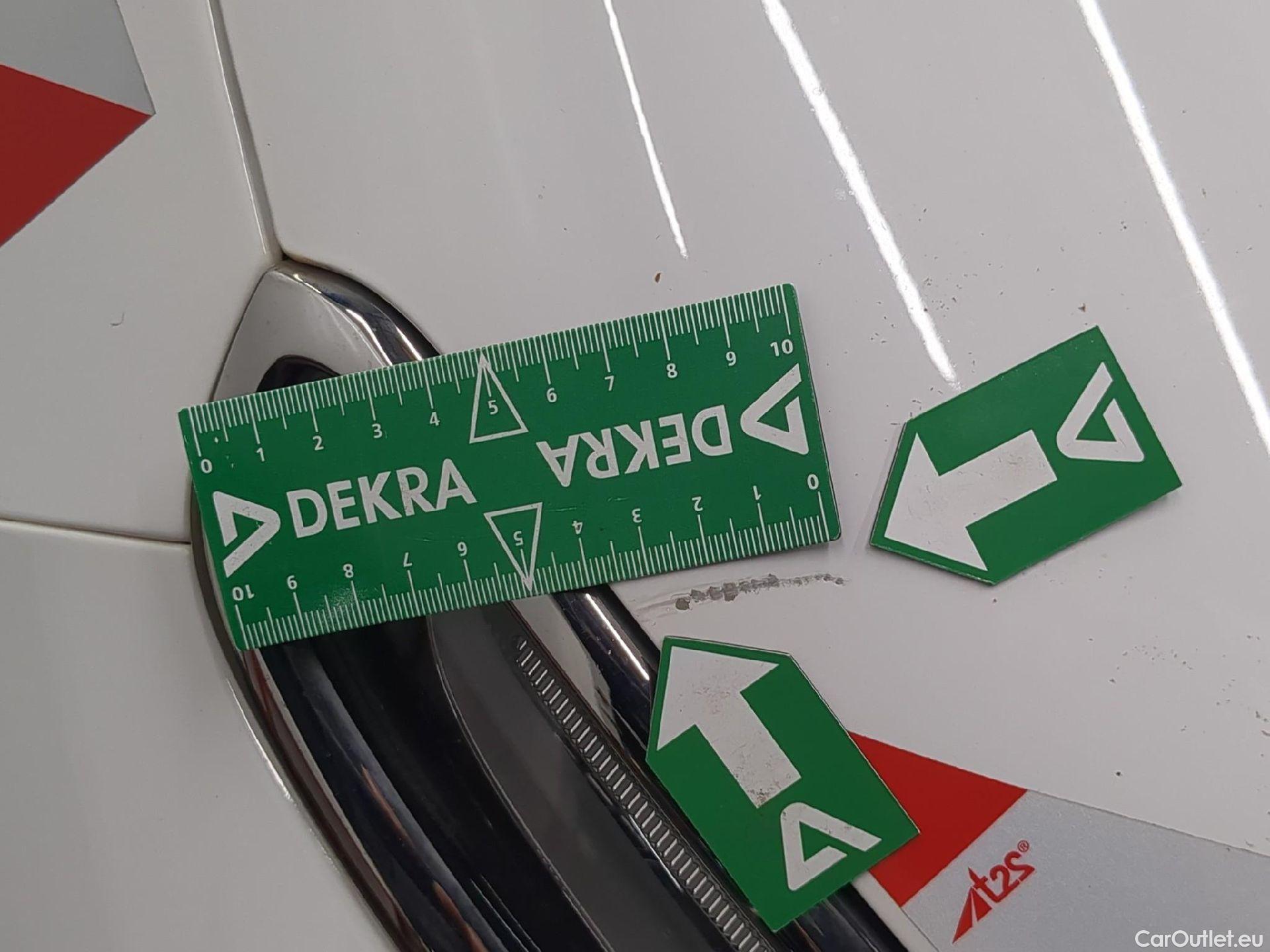  Citroen  C3  Société Feel Nav 1.2 PureTech 80CV BVM5 E6 #25