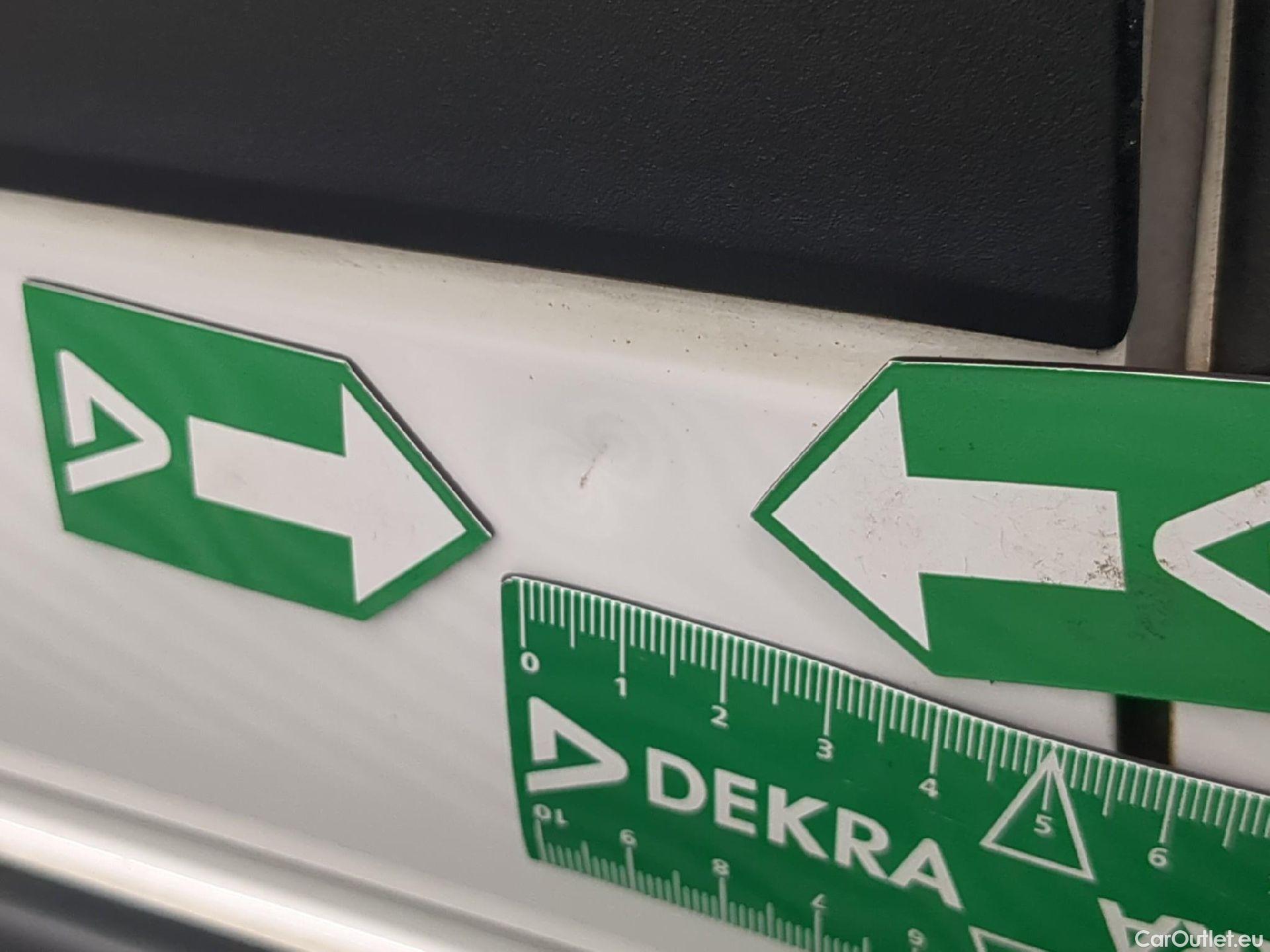  Citroen  C3  Société Feel Nav 1.2 PureTech 80CV BVM5 E6 #27