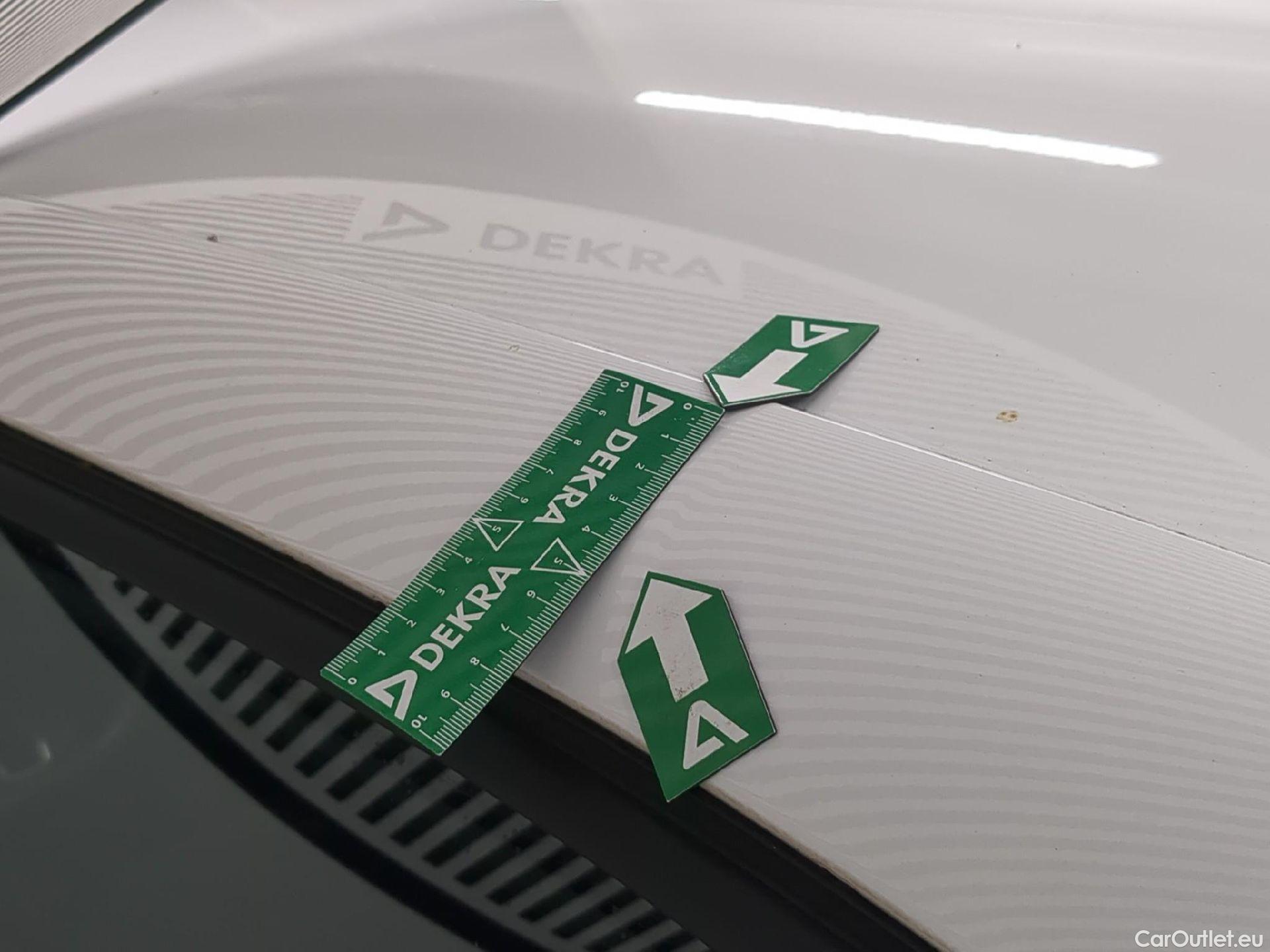  Citroen  C3  Société Feel Nav 1.2 PureTech 80CV BVM5 E6 #6