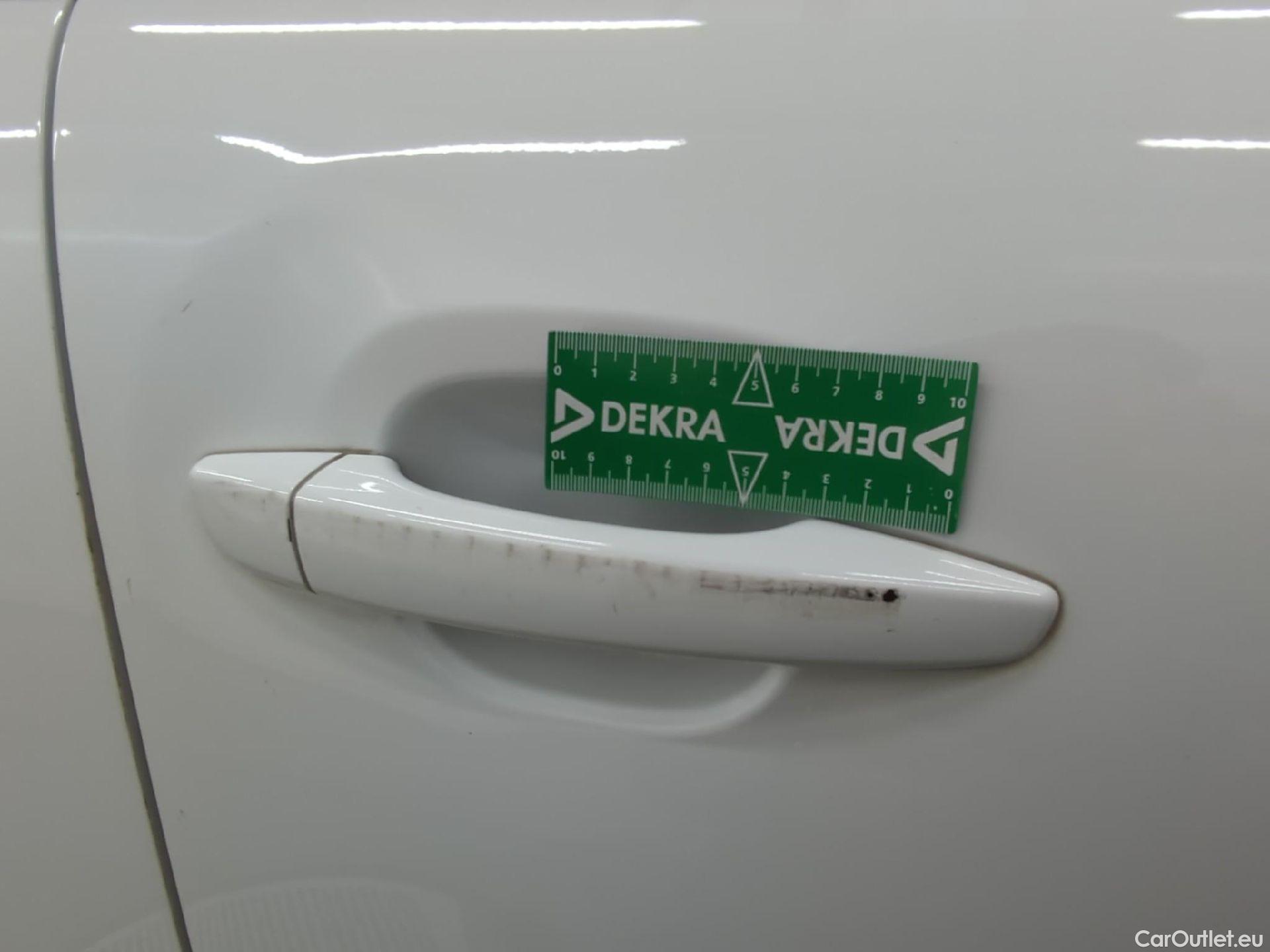  Citroen  C3  Société Feel Nav 1.2 PureTech 80CV BVM5 E6 #13