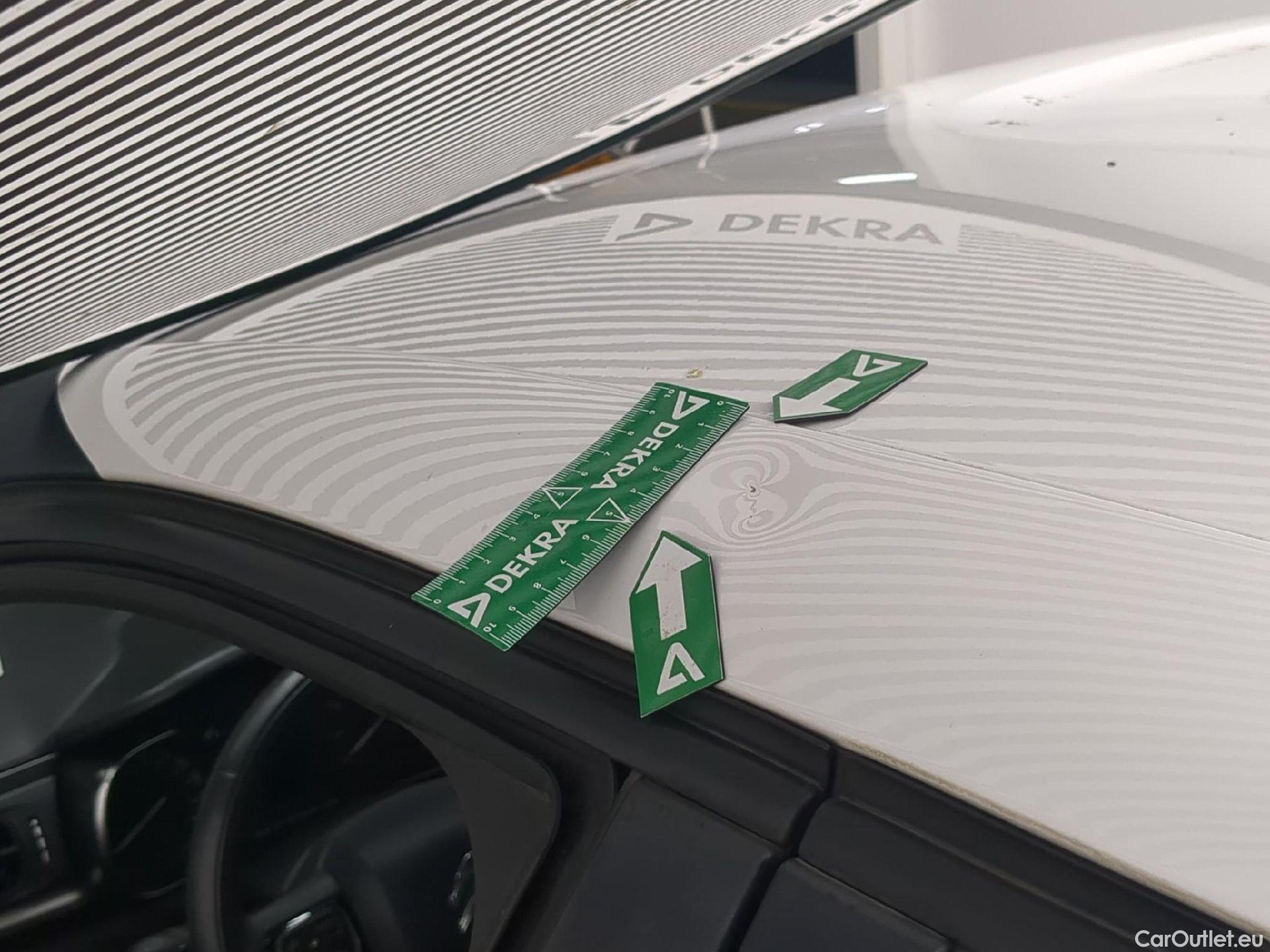  Citroen  C3  Société Feel Nav 1.2 PureTech 80CV BVM5 E6 #7