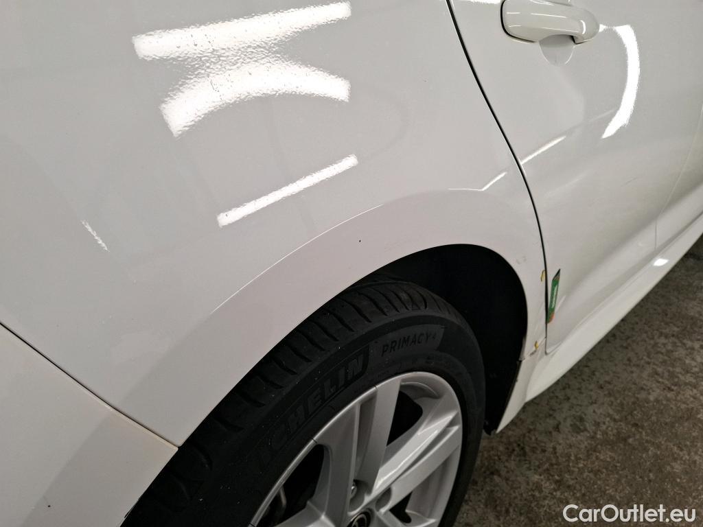  Toyota  Corolla TOYOTA  / 2018 / 5P / Berline Hybride 122h Dynamic Business #5