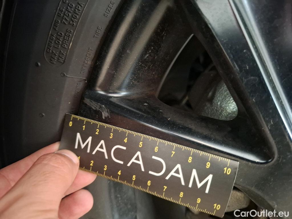  Toyota  C-HR TOYOTA  / 2016 / 5P / SUV 1.8 HYBRIDE 122 GRAPHIC #32