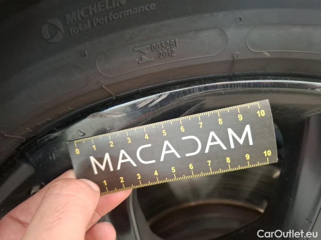  Toyota  C-HR TOYOTA  / 2016 / 5P / SUV 1.8 HYBRIDE 122 GRAPHIC #50