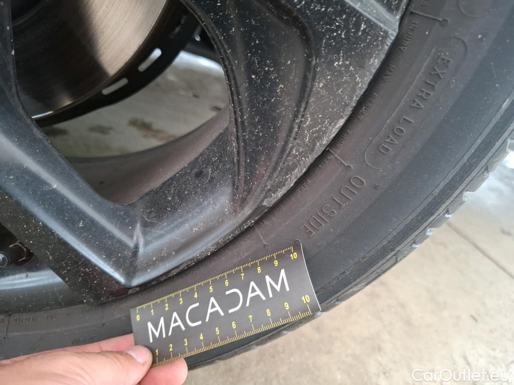  Toyota  C-HR TOYOTA  / 2016 / 5P / SUV 1.8 HYBRIDE 122 GRAPHIC #29