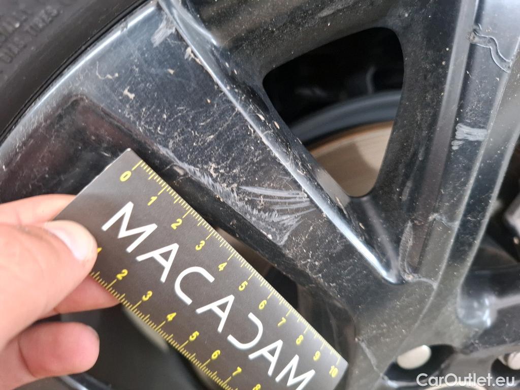  Toyota  C-HR TOYOTA  / 2016 / 5P / SUV 1.8 HYBRIDE 122 GRAPHIC #36