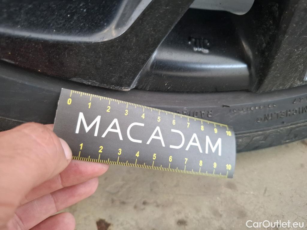  Toyota  C-HR TOYOTA  / 2016 / 5P / SUV 1.8 HYBRIDE 122 GRAPHIC #41