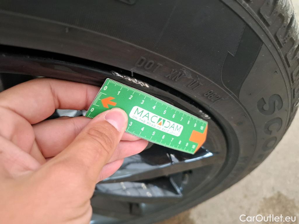  Jaguar  E-PACE JAGUAR  / 2017 / 5P / SUV P300e PHEV BVA AWD R-Dynamic S / VO RECONDITIONNE - PHOTOS AVANT RECONDITIONNEMENT #21