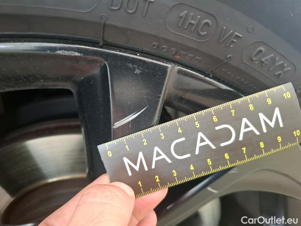  Toyota  C-HR TOYOTA  / 2016 / 5P / SUV 1.8 HYBRIDE 122 GRAPHIC #51