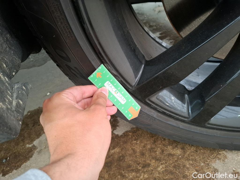  Jaguar  E-PACE JAGUAR  / 2017 / 5P / SUV P300e PHEV BVA AWD R-Dynamic S / VO RECONDITIONNE - PHOTOS AVANT RECONDITIONNEMENT #23