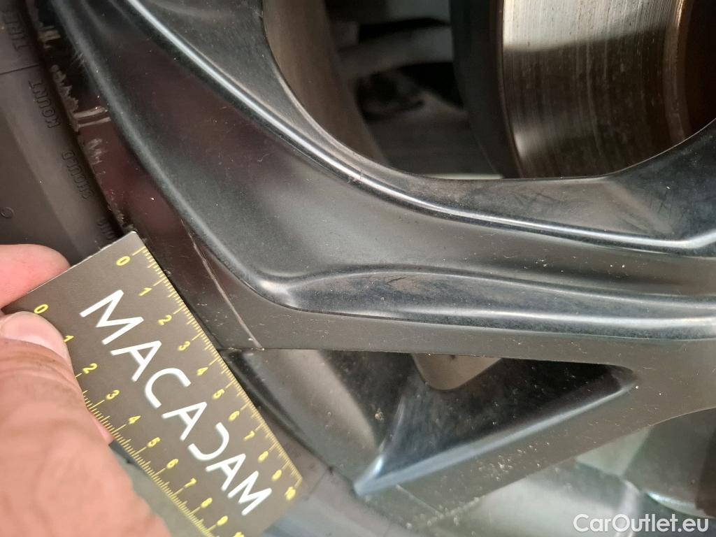  Toyota  C-HR TOYOTA  / 2016 / 5P / SUV 1.8 HYBRIDE 122 GRAPHIC #48