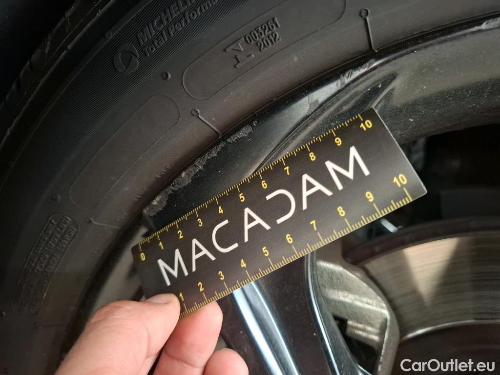  Toyota  C-HR TOYOTA  / 2016 / 5P / SUV 1.8 HYBRIDE 122 GRAPHIC #33