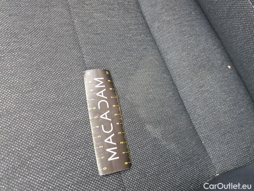  Toyota  Corolla TOYOTA  / 2018 / 5P / Berline Hybride 184h Design #32