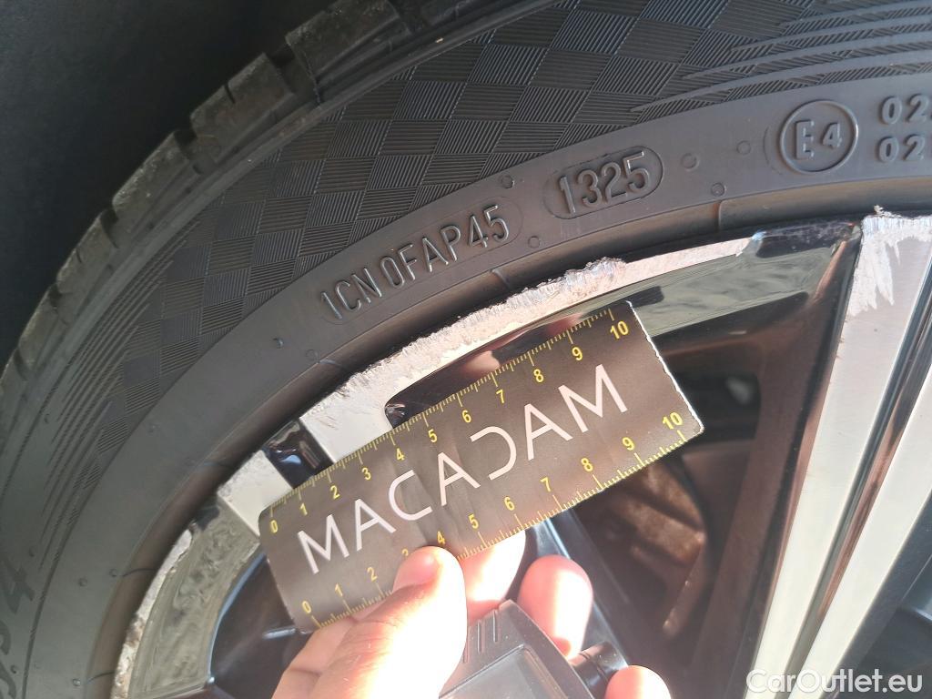  Toyota  Corolla TOYOTA  / 2018 / 5P / Berline Hybride 184h Design #16